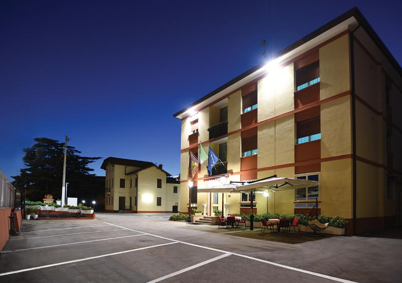 Hotel Autostrada Padua Exteriör bild
