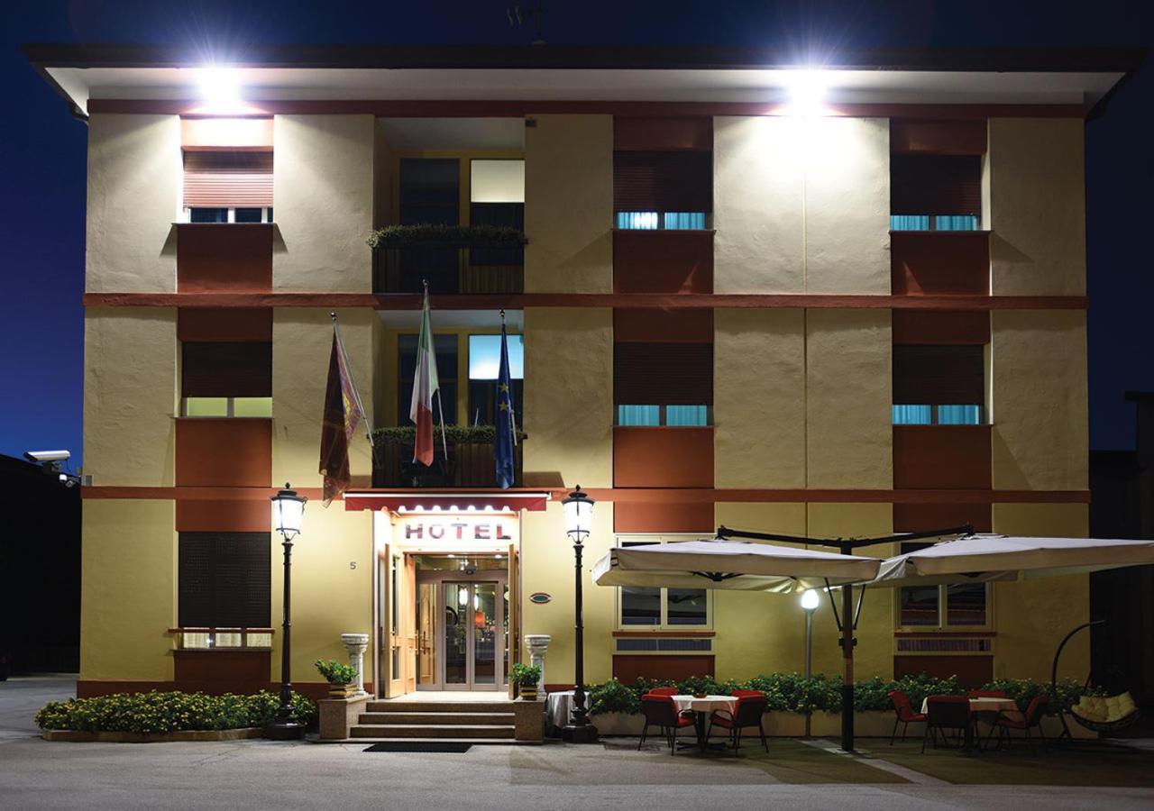 Hotel Autostrada Padua Exteriör bild